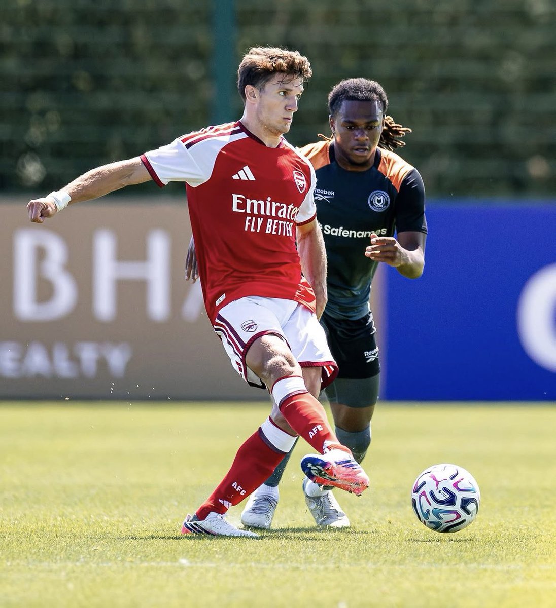 afcstuff's tweet photo. Christos Tzolis played 45 minutes &amp; provided an assist in Arsenal’s 3-0 win over MK Dons in a behind-closed-doors friendly at Sobha Realty Training Centre today. 🅰️🇬🇷

📸 Isabel Falle https://t.co/m9ZAPQ3wMG