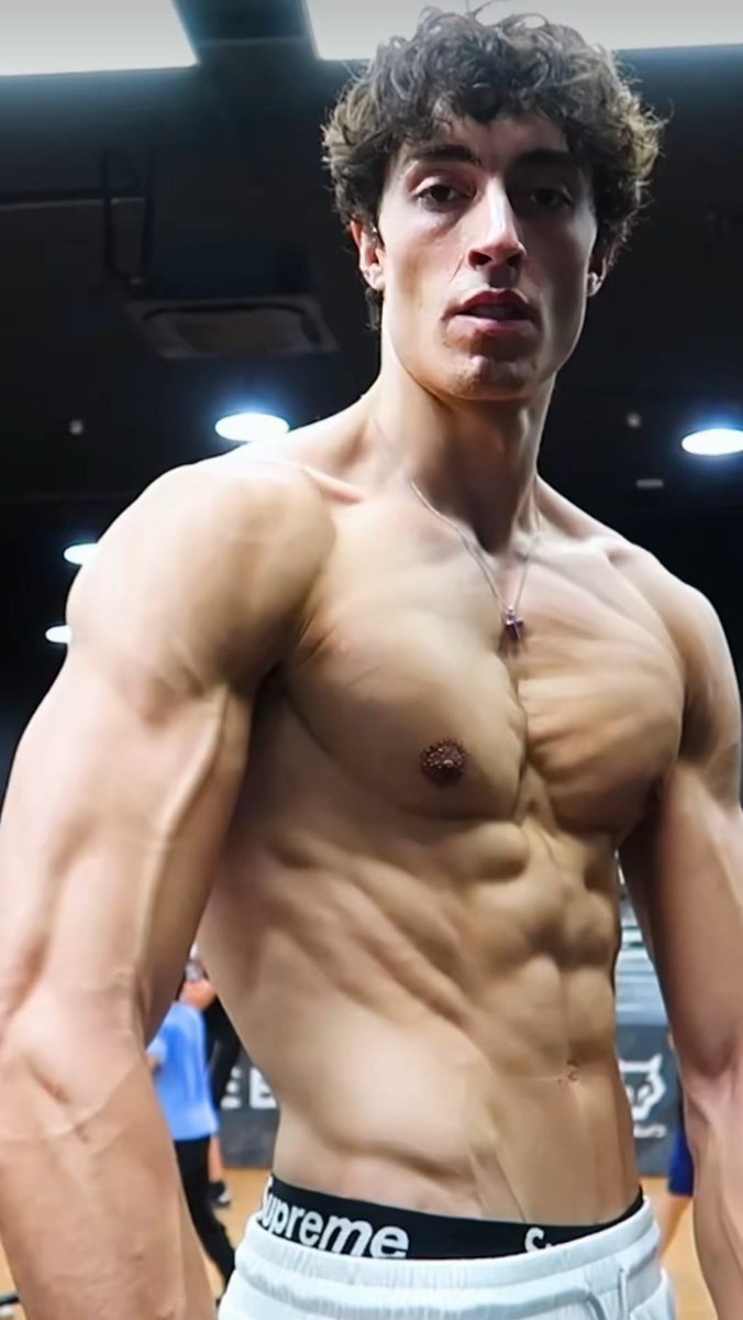 LuciaSG1's tweet photo. #TEAMPLEX 🥊🔥
“No tengo talento en prácticamente nada, pero quizá mi mayor talento es la disciplina.” https://t.co/Fi887Q570Q