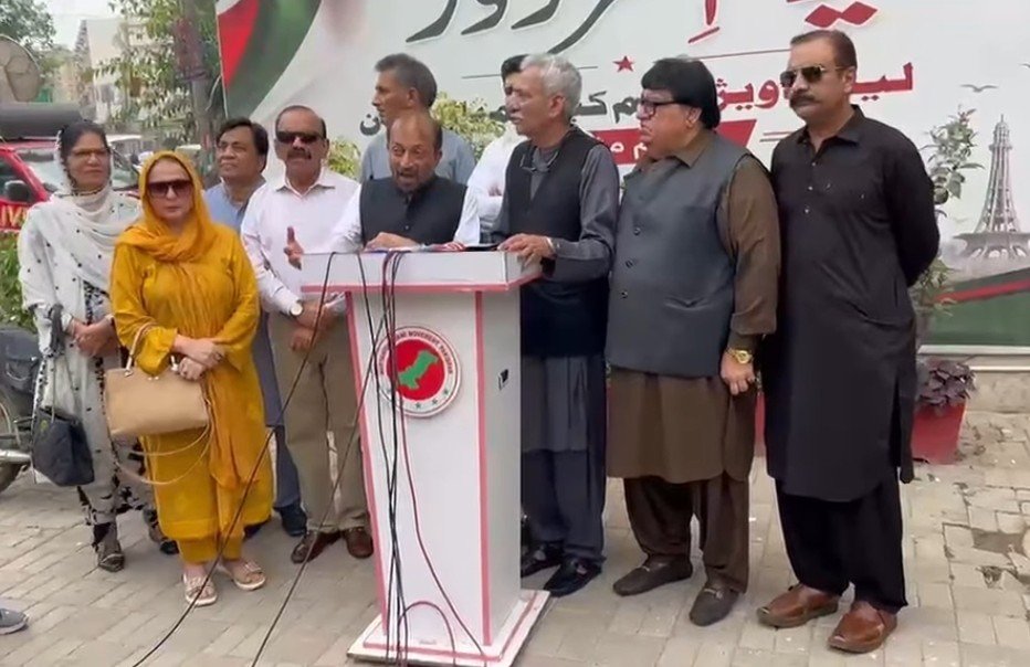 Aalam_Sindhi's tweet photo. ایم کیو ایم پاکستان کے تمام امیدوار ن لیگ کے حق میں دستبردار ہوجائیں گے: فاروق ستار

#PMLN #AJK #MQMPakistan

@KesooMalKheealD https://t.co/usKawGCLxc
