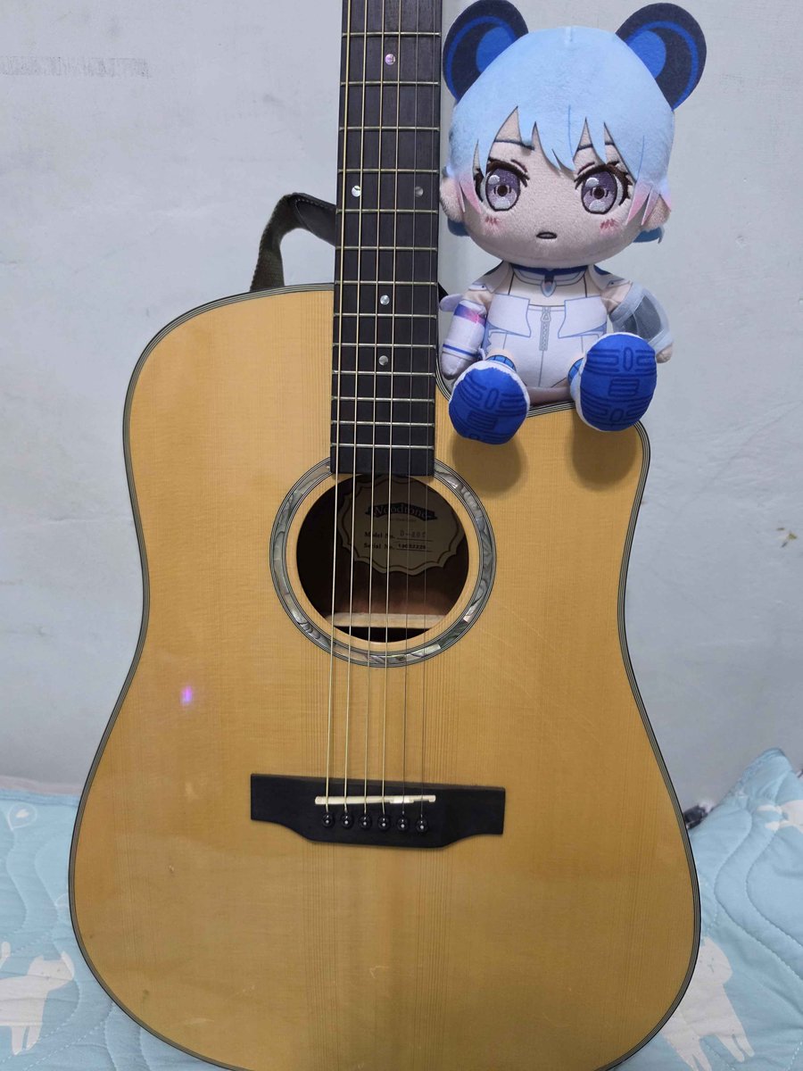 ustar0325's tweet photo. 初めて配信で気づいたんだけど、ののかのアコギが自分のと似たようなカッタウェイタイプだった。しばらく弾いてなかったけど、そろそろまた弾いてみる時なのかな。
#ぎたーグミ https://t.co/n2MzMAmfpD
