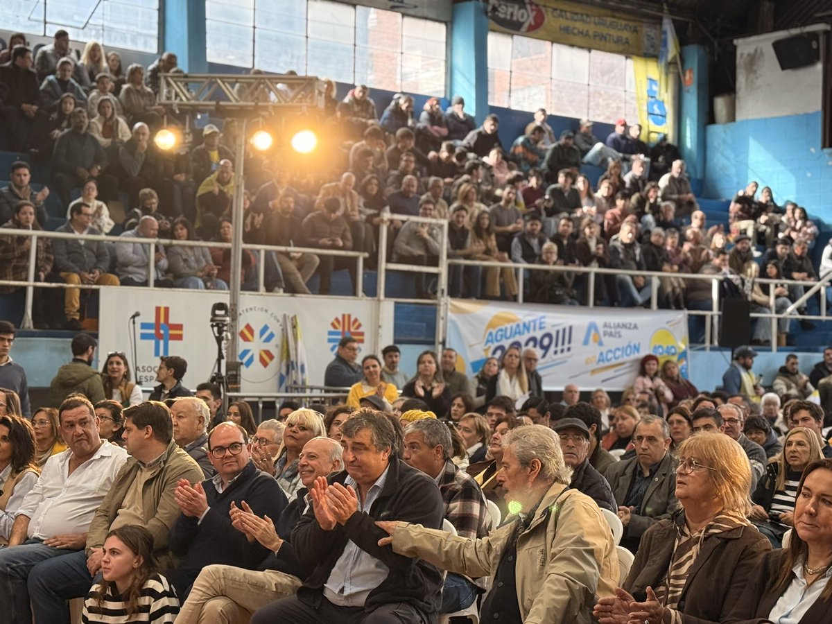 DipRodrigoGoni's tweet photo. En nuestro Congreso Nacional de @alianzapaisuy y en el aniversario de nuestro @ESPACIOCUARENTA , en una jornada de encuentro junto a militantes y dirigentes de todo el país. https://t.co/2C0mPChhdN