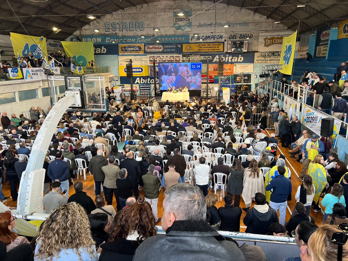 DipRodrigoGoni's tweet photo. En nuestro Congreso Nacional de @alianzapaisuy y en el aniversario de nuestro @ESPACIOCUARENTA , en una jornada de encuentro junto a militantes y dirigentes de todo el país. https://t.co/2C0mPChhdN