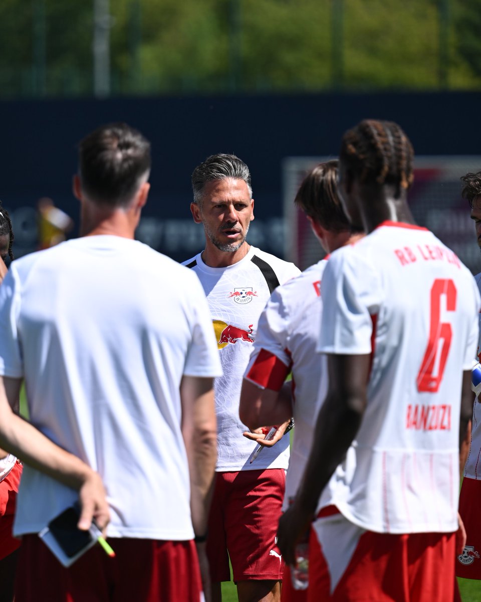 RBLeipzig's tweet photo. Fitness statt Feinschliff – worauf Micho jetzt wert legt 🎙️
Nach 120 Minuten gegen #Ingolstadt spricht der #RBL-Coach über schwere Beine und macht den Fans ein Versprechen: 🔗 https://t.co/Z20HEsLt0u https://t.co/8QCwLrrgLh