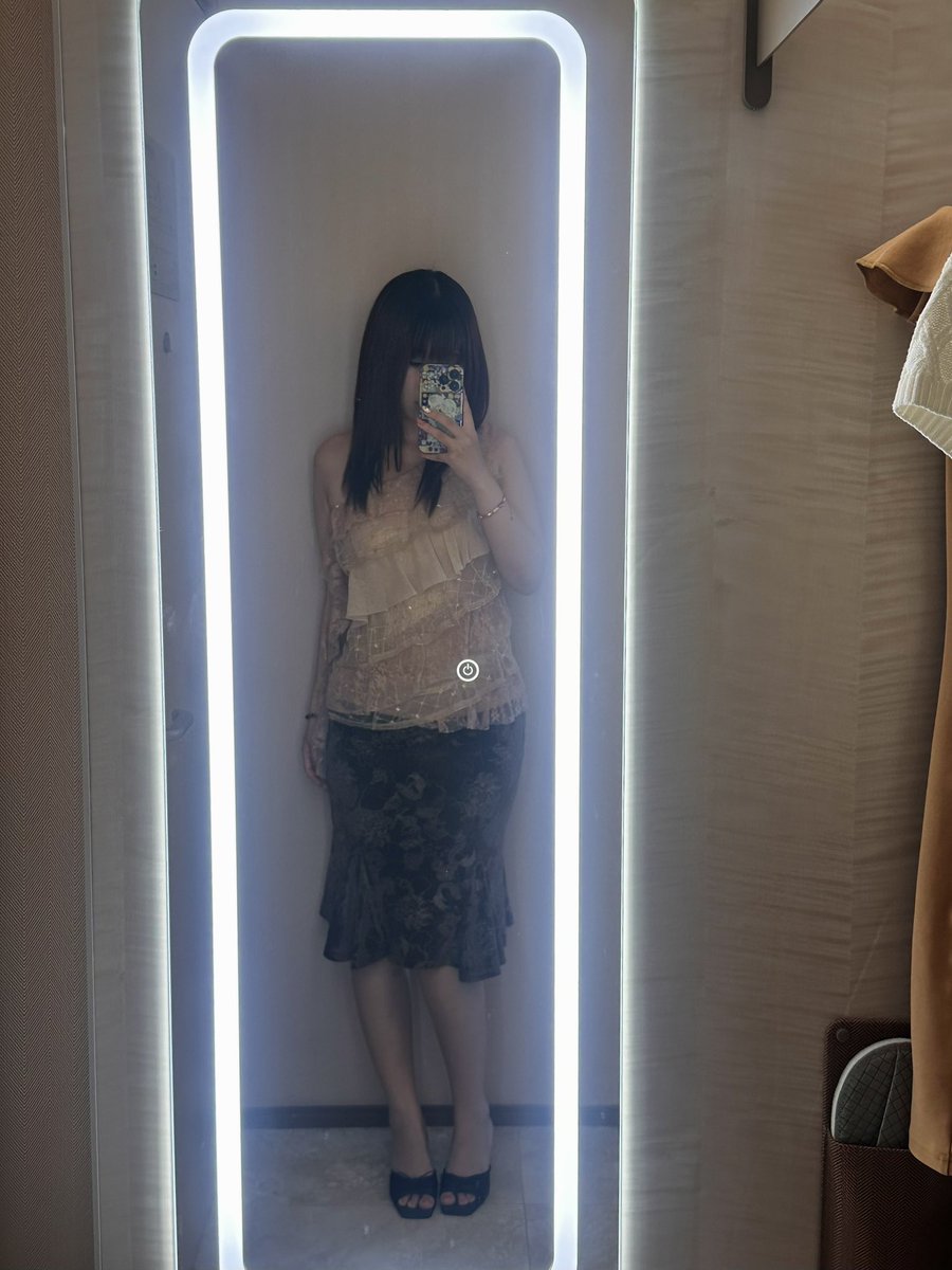 Loveumaybee's tweet photo. 我最近吃饱了肚子特别鼓。 https://t.co/6tcYWvkM8t