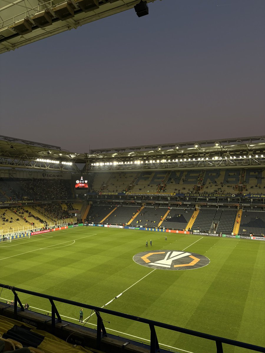 futaspor's tweet photo. TFF’nin yeni sezonda maçların devre arası süresini 30 dakikaya çıkaracağı, derbi maçlarında ise konser organizasyonları düzenleyeceği öğrenildi. 

İlk konser ise Süper Lig’in 4. haftasında oynanacak Fenerbahçe-Beşiktaş derbisinde gerçekleşecek. Karşılaşmanın devre arasında sahne alacak ismin LVBEL C5 olacağı belirtildi.