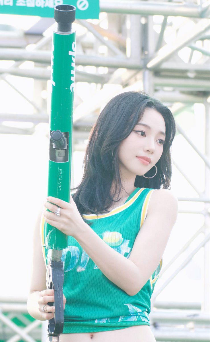 Whiterice94's tweet photo. 20260725 Water Bomb Sprite
#Karina #카리나 #aespa #에스파 https://t.co/vZqwfXtD6w