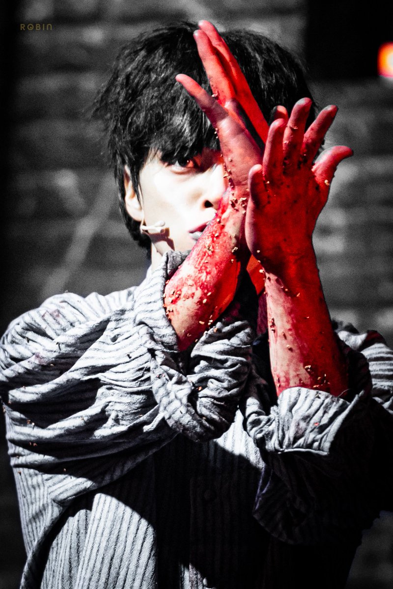 robin_pic141020's tweet photo. 260721 
뮤지컬 브라더스 까라마조프 

스페셜커튼콜 -  M19. 우린 까라마조프

스메르쟈코프  #최석진 

#브라더스까라마조프 #대학로최고의가족뮤지컬 https://t.co/UHA4KnCZqj