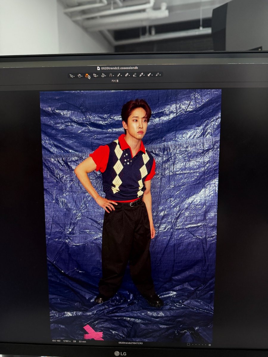 TRENDZ_OFFCL's tweet photo. [#윤우] 원래 주인공은 마지막에 등장하는 법😎 사진이 하나같이 레전드네 잘생겼어 역시..
이젠 철 좀 들자~ㅎㅎ 내 친구 생일 축하한다ㅋ

#FROM_TRENDZ #TO_FRIENDZ #TRENDZ #트렌드지 https://t.co/oHcJzga9a3
