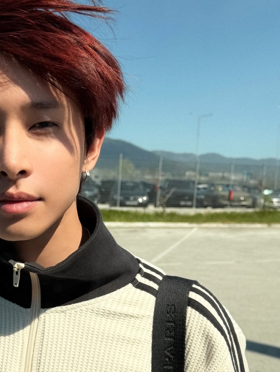 TRENDZ_OFFCL's tweet photo. [#윤우] 원래 주인공은 마지막에 등장하는 법😎 사진이 하나같이 레전드네 잘생겼어 역시..
이젠 철 좀 들자~ㅎㅎ 내 친구 생일 축하한다ㅋ

#FROM_TRENDZ #TO_FRIENDZ #TRENDZ #트렌드지 https://t.co/oHcJzga9a3