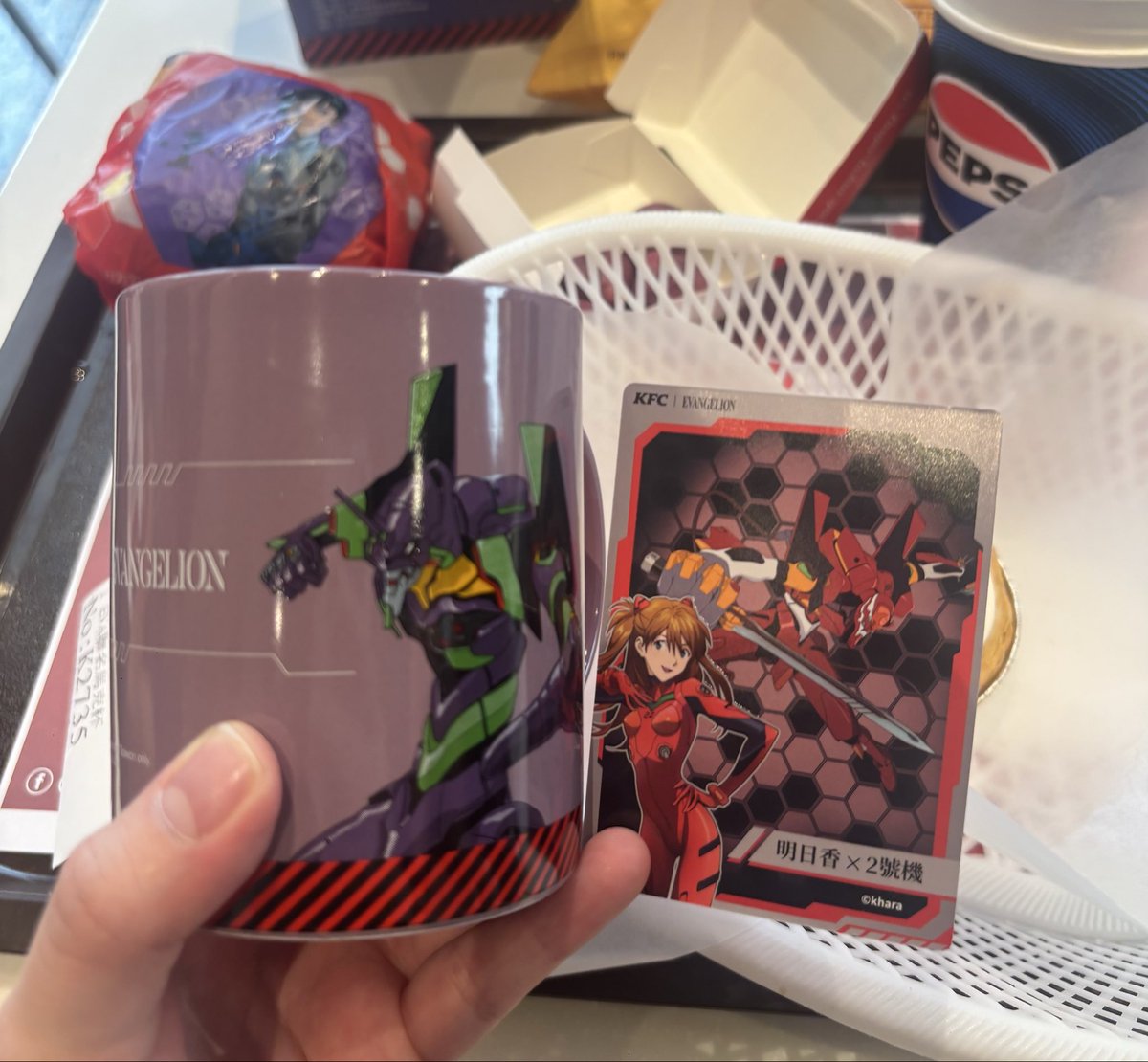 ChineseCheese's tweet photo. Shinji get in the fucking burger or something idk https://t.co/519gkLyLRo