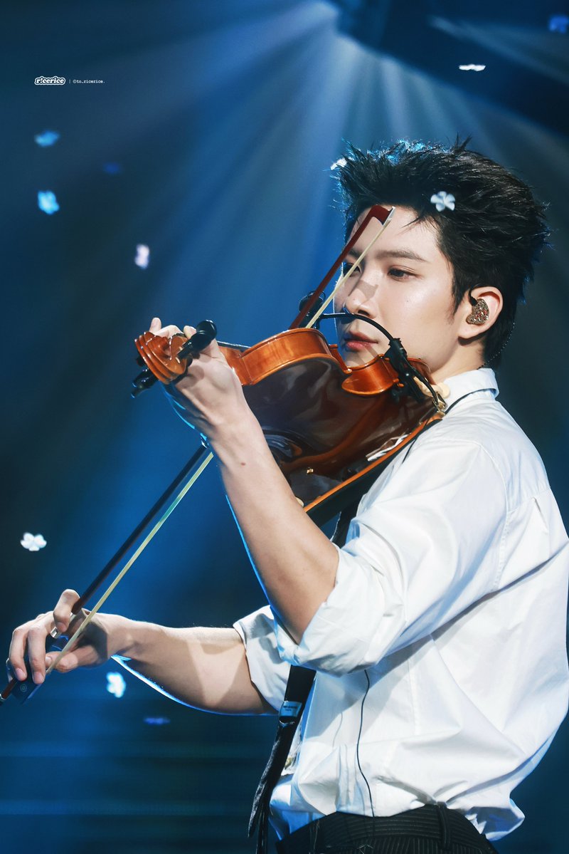 to_ricerice's tweet photo. 🎻 ㅠㅠㅠㅠ

@myktnw 

EMBPFK CLOSE FRIENDS PARTY 
#FFFPartyConcert2026D1 
#Khaotungg #เด็กน้อยของขต https://t.co/Ya8bTAbqf7