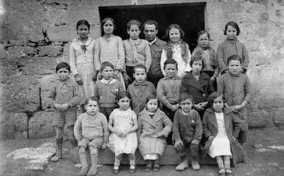 foromemoria's tweet photo. El 25 de julio de 1936 un grupo de falangistas ejecutaba al pedagogo republicano Antoni Benaiges i Nogués en las montañas de La Pedraja, en Burgos. Su historia inspiró la película “El maestro que prometió el mar”. 
#memoriaantifascista https://t.co/6jyBFBPlGD
