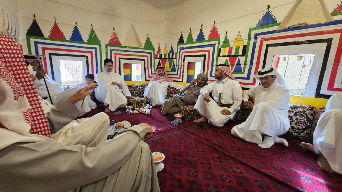 TURATH1234567's tweet photo. قناة #الإخبارية السعودية تزور #بلدة_ظهران_الجنوب_التراثية وتلتقي برئيس وأعضاء جمعية البلدةوعدد من الأهالي ، حيث زارت عدد من النّزُل الريفية ووثقت معالمها وطرازها العمراني الفريد . https://t.co/A42emlXJtJ