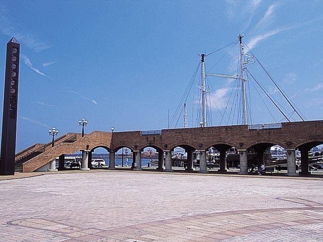 shuntan0503's tweet photo. たまにゼッツ玖門宗馬様の殺陣のロケ地が日光東照宮と言ってる方いらっしゃるけど、静岡にある久能山東照宮です☺️
久能山東照宮とても良いところなので、是非聖地巡礼で行ってみてください✨

あとバトルシーンで清水のマリンパークもロケ地になってたので久能山のついでに行くのも良いと思います！
#仮面ライダーゼッツ #曽野舜太