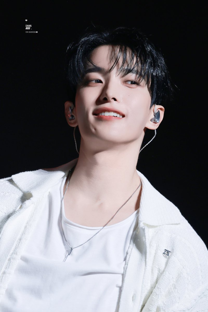 DawnKiss97218's tweet photo. 260725 DxS [SERENADE] - ON STAGE IN KAOHSIUNG HD

😍

#DxS #도겸X승관
#SEVENTEEN #DK
#도겸 #이석민 #ドギョム
@pledis_17 https://t.co/h6jnA5v76H