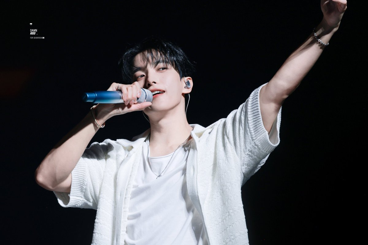 DawnKiss97218's tweet photo. 260725 DxS [SERENADE] - ON STAGE IN KAOHSIUNG HD

😍

#DxS #도겸X승관
#SEVENTEEN #DK
#도겸 #이석민 #ドギョム
@pledis_17 https://t.co/h6jnA5v76H