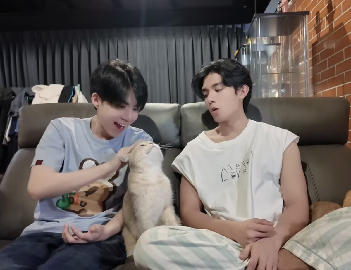 AAchnd's tweet photo. คิดถึงอะไรแบบนี้มากกกกก อบอุ่นหัวใจสุดๆขออีกสัก 10 vlog จะได้ม้าย 
#NETJJ https://t.co/Jt3Y7zRciq
