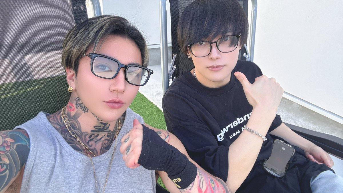mitsuru_0216's tweet photo. お久しぶりです！
私は、今1番夏の似合わなそうな男としっかり夏を満喫しておりますが
皆さんいかがでしょう

🎫本日より8/23チケット発売始まりました
https://t.co/FwMdrikFV6 https://t.co/aVqump81kt
