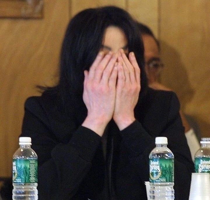 LiberianGirl779's tweet photo. “This one time, his attorney called me up and said, "Bill, Mr. Jackson is upset because he said that you yelled at him."
😂😂😂 sorry but why is this so funny https://t.co/oAkVIX1TPW