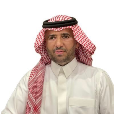 QamatmAdaby's tweet photo. تتقدم منصة قامات الثقافية بخالص التهاني والتبريكات إلى عضو المنصة، سعادة الدكتور ناصر عبدالله البكر@nasseralbakr1 
بمناسبة حضوره المميز في الحفل الختامي لمبادرة الشريك الأدبي، الذي أقامته وزارة الثقافة ممثلةً في هيئة الأدب والنشر والترجمة، بالشراكة مع منصة هاوي، في نموذج وطني رائد يجسد حرصهما على دعم المبادرات الثقافية، وتمكين المبدعين، وتعزيز حضور الأدب والثقافة في مختلف مناطق المملكة.
وتعتز منصة قامات بما حققه الدكتور ناصر من أثر ثقافي لافت، إذ قدّم (43) محاضرة ضمن برامج الشريك الأدبي خلال الموسمين الماضيين، إلى جانب (86) محاضرة بالتعاون مع الجمعيات والنوادي والصالونات والمؤسسات الثقافية العامة والخاصة، في مسيرة علمية وثقافية أسهمت في إثراء المشهد الثقافي السعودي، ونشر المعرفة، وتعزيز الوعي الأدبي.
كما كان من مظاهر هذا الحضور المشرّف أن ظهر الدكتور ناصر على شاشة العرض الرئيسة في الحفل أكثر من أربع مرات، توثيقًا لمحطاته الثقافية وإسهاماته في مبادرة الشريك الأدبي، وهو حضور يعكس حجم مشاركاته واتساع أثره في الساحة الثقافية.
وتفخر منصة قامات الثقافية كذلك بأن عضوها الدكتور ناصر عبدالله البكر كان شريكًا ثقافيًا ومحاضرًا في عدد من الجهات التي نالت التكريم خلال الحفل، حيث سبق له التعاون مع صالون نبل الثقافي، ومقهى بنشاي، وجمعية تمجيد، ومقهى إيلوجين، ومقهى إيسو، ومقهى السبعينات، ومقهى بارادايم، وهو ما يؤكد حضوره الفاعل، وإسهامه في دعم المبادرات الثقافية التي أصبحت اليوم نماذج وطنية مشرقة.
وإذ تزهو منصة قامات الثقافية بهذا المنجز، فإنها تؤكد اعتزازها بعضوية الدكتور ناصر عبدالله البكر، وتتمنى له مزيدًا من التوفيق والتألق، سائلةً الله أن يبارك جهوده، وأن يديم على وطننا نهضته الثقافية في ظل القيادة الرشيدة، وأن يواصل مثقفو الوطن إسهامهم في تحقيق مستهدفات رؤية المملكة 2030، وبناء مجتمع معرفي مزدهر

#الشريك_الأدبي   
#وزارة_الثقافة
#هيئة_الأدب_والنشر_والترجمة   
 #منصة_هاوي 
@LPTC_MOC 
@MOCSaudi 
@Saudi_Hawi
@nasseralbakr1
@K_Albaker 
#Hawi