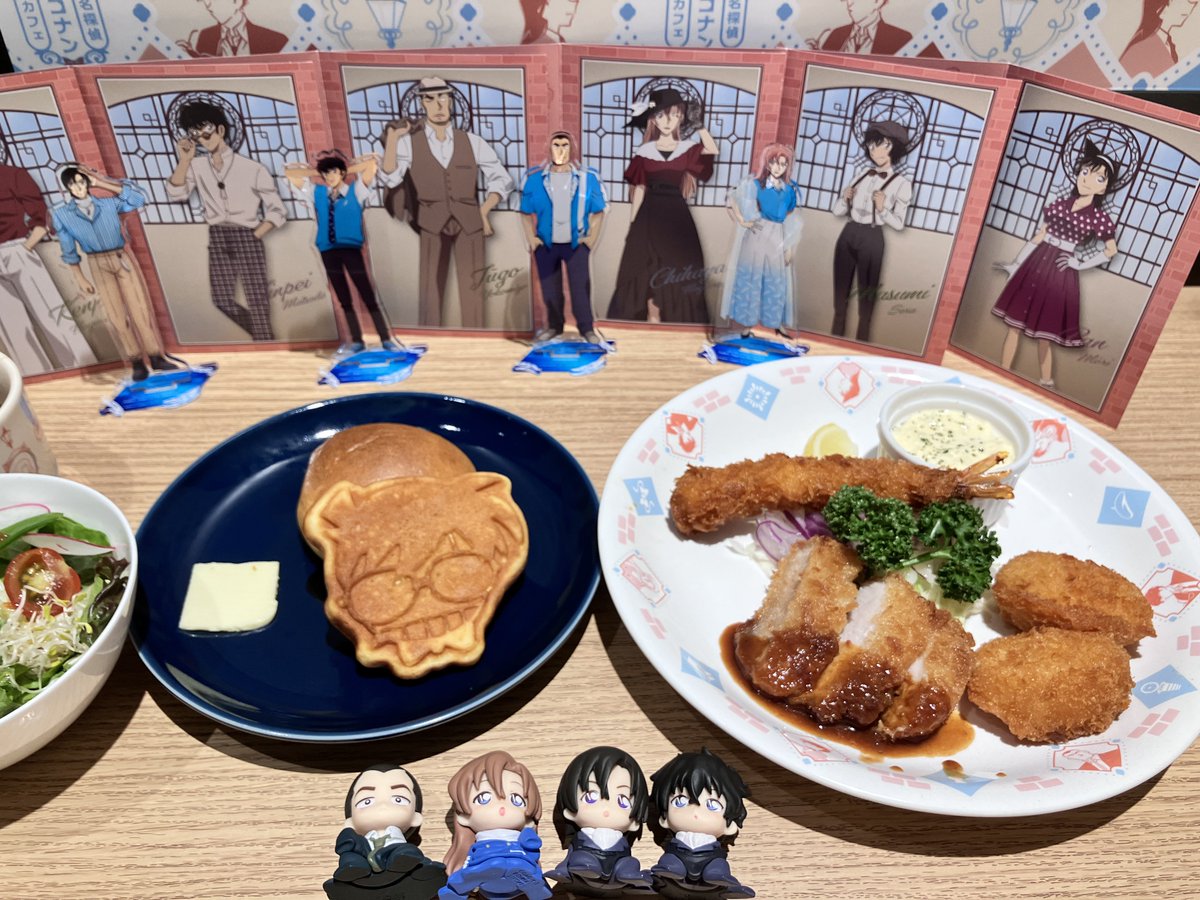 chie_725's tweet photo. 今年は土日に誕生日被ってたから、どうしても誕生日に推しのパンケーキとデザート食べたかった🥞ので行ってきた！

今回、結構行ったし、譲ってくれたので壁紙できるだけ招待状がある☺️
なお、重千がもう１セットあります。ｺﾅﾝだけ引けませんでした😌 https://t.co/rQlCHWlBDJ
