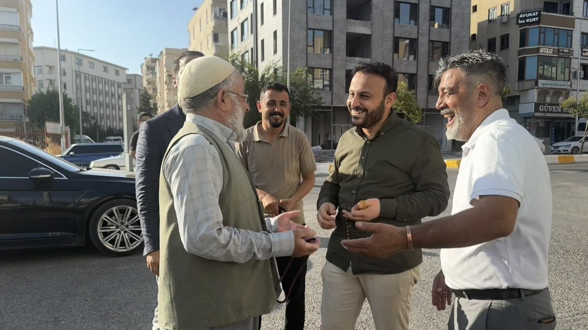 mbagmanci63's tweet photo. Daima Sahadayız, Daima Hemşehrilerimizle İç İçeyiz🤝

İlçe Başkan Yardımcılarımız Ahmet Demirkan, Mehmet Emin Yeşil ve Mehmet Akkuş ile birlikte Cumhuriyet Caddesi'ndeki esnafımızı ve vatandaşlarımızı ziyaret ettik.

Hemşehrilerimizin hal hatırlarını sorduk ve taleplerini dinledik. 

#AKParti #MustafaBağmancı #Haliliye #Şanlıurfa 

@RTErdogan @abuyukgumus @bybekirbozdag @acarfaruka @AKGMTeskilat @hakanaksu058 @farukaytek @ensartopcu @milhamigunbegi @fatmaocak0663 @MDOGANSALAR_TR @AkHaliliiye @AkHaliliyeKadin @akgenchaliliyee @mehmetakus63 @Ahmetdemirkanx @aveminyesil