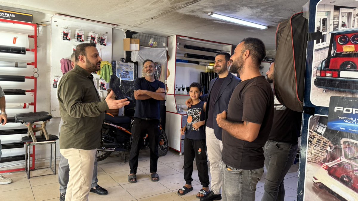 mbagmanci63's tweet photo. Daima Sahadayız, Daima Hemşehrilerimizle İç İçeyiz🤝

İlçe Başkan Yardımcılarımız Ahmet Demirkan, Mehmet Emin Yeşil ve Mehmet Akkuş ile birlikte Cumhuriyet Caddesi'ndeki esnafımızı ve vatandaşlarımızı ziyaret ettik.

Hemşehrilerimizin hal hatırlarını sorduk ve taleplerini dinledik. 

#AKParti #MustafaBağmancı #Haliliye #Şanlıurfa 

@RTErdogan @abuyukgumus @bybekirbozdag @acarfaruka @AKGMTeskilat @hakanaksu058 @farukaytek @ensartopcu @milhamigunbegi @fatmaocak0663 @MDOGANSALAR_TR @AkHaliliiye @AkHaliliyeKadin @akgenchaliliyee @mehmetakus63 @Ahmetdemirkanx @aveminyesil