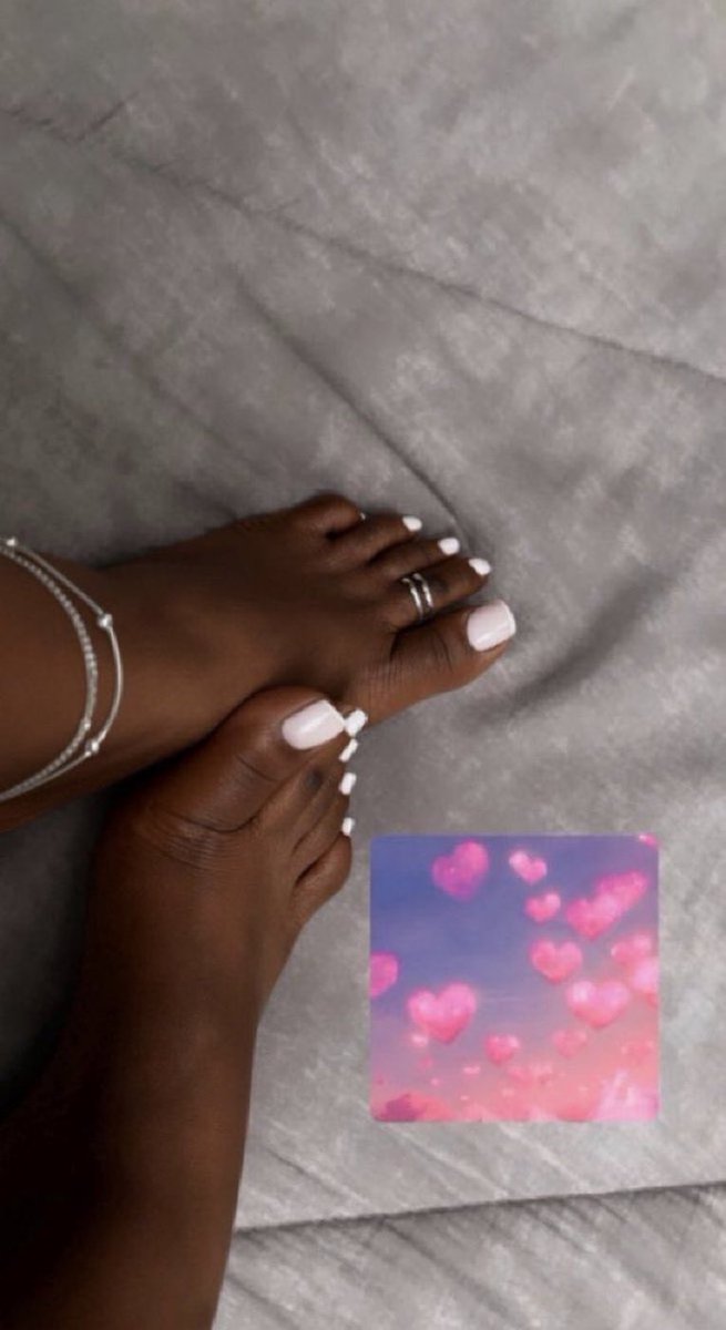 deessecamD's tweet photo. Viens renifler en cam sous race 🤭

 #moneyslave #soumis #cocu #findom #femdom #moneymiss #atm #cuck #raceplay #bnwo #domina #pieds #footfetsh #feet #fetichiste #fetichistepieds https://t.co/sLCyDWlLmJ