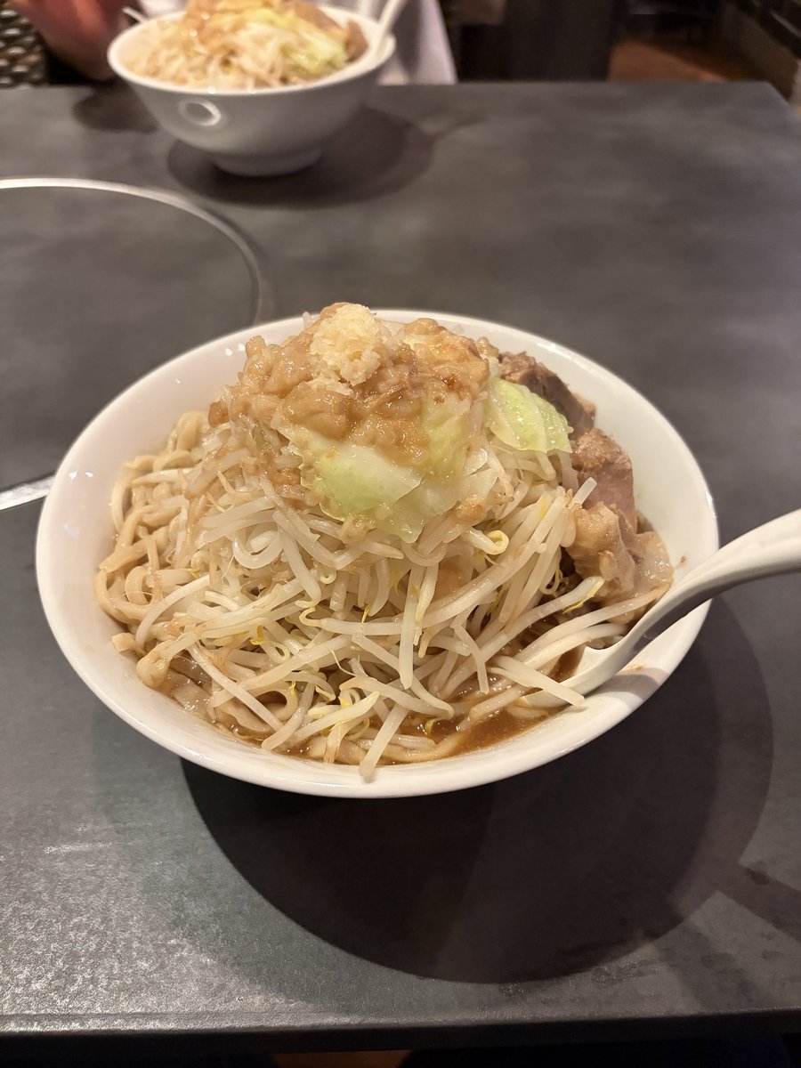 punkore_ac's tweet photo. 焼肉屋みたいなおみせで二郎ラーメン　食べました
帰りに2号線でワンダーシビック見たので興奮しました
2度と忘れられない日になるでしょう https://t.co/HD5OPLt9xR
