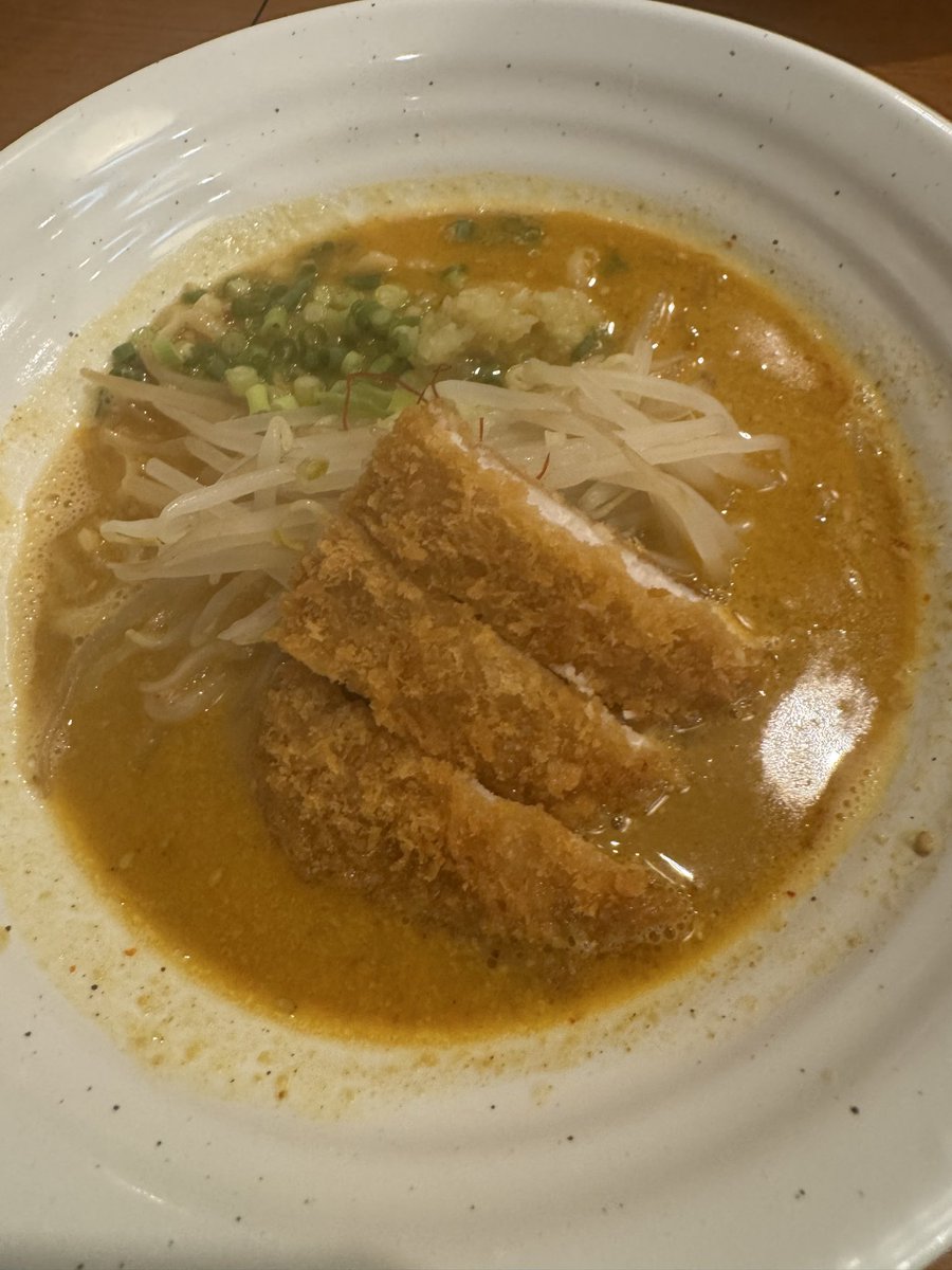 mannzui's tweet photo. と言うわけで、明日は千秋楽です♪一ヵ月ちょっと、２年振りにお世話になりました
明日は千秋楽バージョンです
何度見た方でも、明日は明日だけなので、明日も宜しくお願い致します
写真は番外編
十和田湖畔のお店のかつらーめんです
十和田の道の駅にもかつらーめんあったな…
果てしないぜ…(￣▽￣) https://t.co/OoW64nMS3L