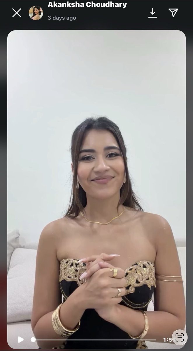 merasaiyaara's tweet photo. I feel so bad for my bbg she was so excited for this show and you did her so bad they knew she was way too powerful to be eliminated without the bias 

Shame on you @EktaaRKapoor @NetflixIndia @farahkhankunder imagine fearing a 24 year old 

#akankshachoudhary #lockupp2 https://t.co/bZDgWsm9lL