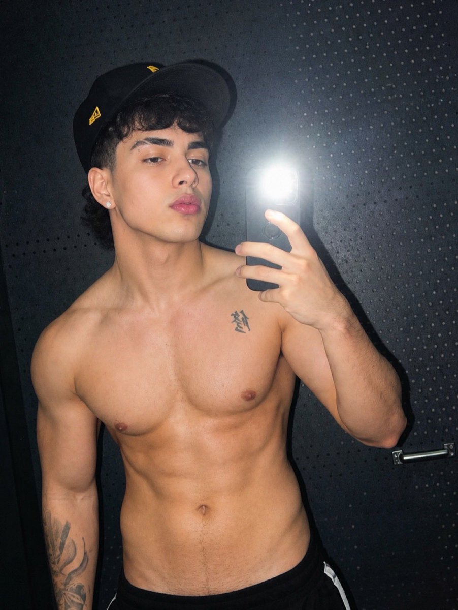 EdwinAmayat's tweet photo. Dale RT y mira tu chat 😏🥵
#parati https://t.co/zfMEKMgrxH