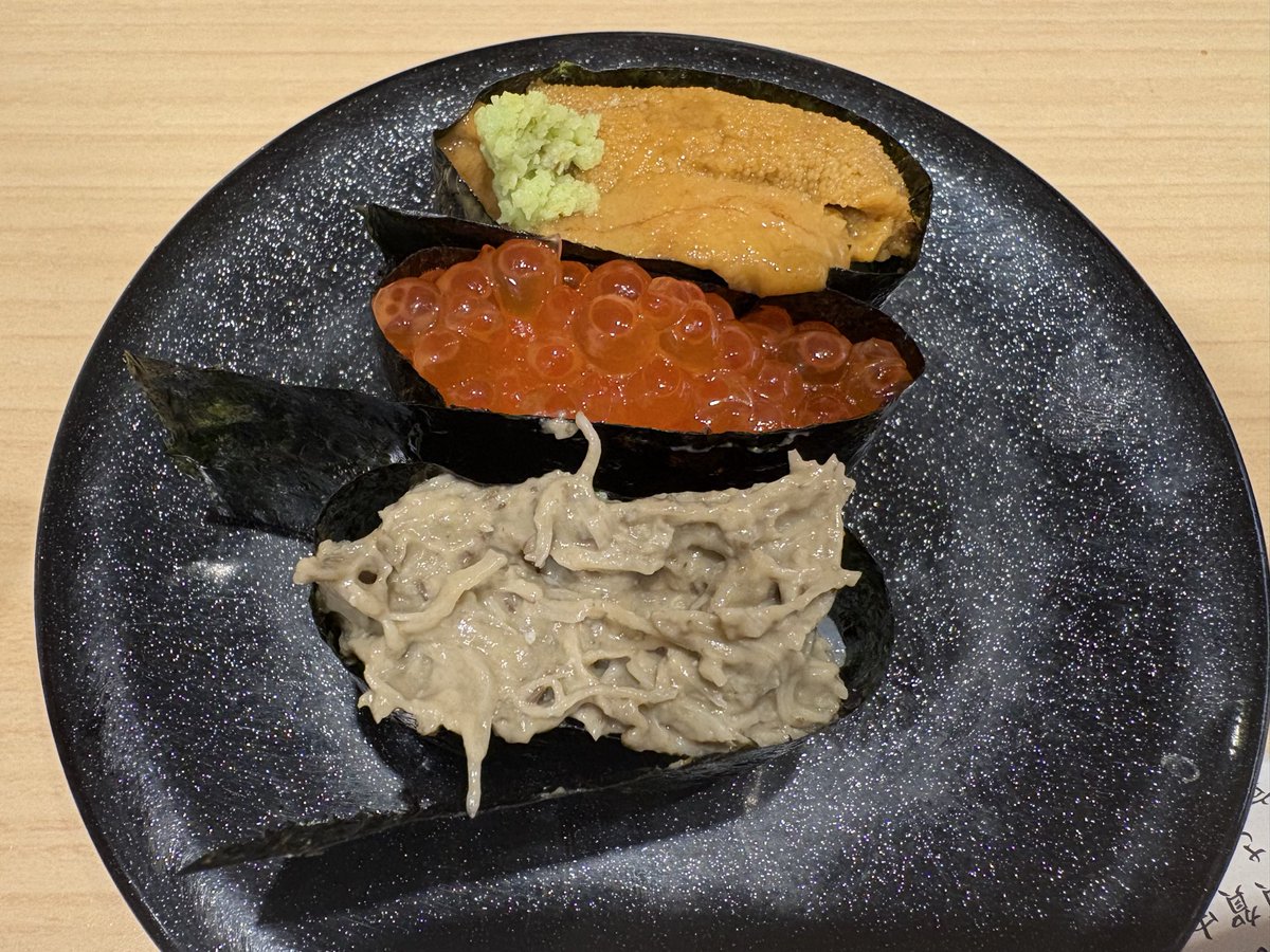 Lib1doriaN's tweet photo. 横須賀飯めっちゃ美味しかった https://t.co/DIwQZFFogR