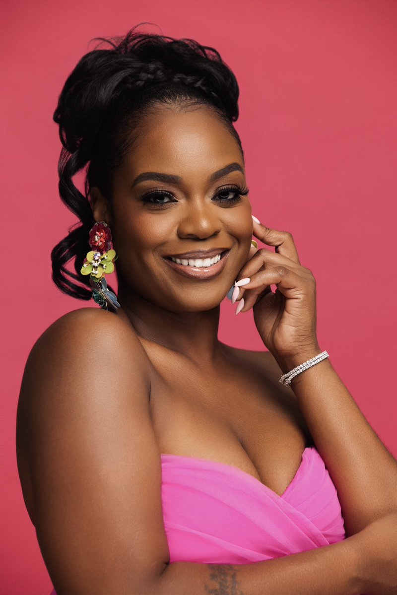 iamlolaluvv's tweet photo. This photoshoot was fun…. Everything Pinkkaaaa💕💕💕💕 https://t.co/knBP2WcFsV