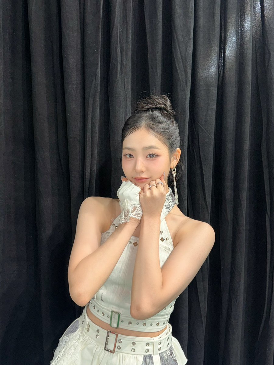 UNIS_offcl's tweet photo. #UNIS #유니스
#SEOWON #임서원 https://t.co/QbE0Ag0rAB
