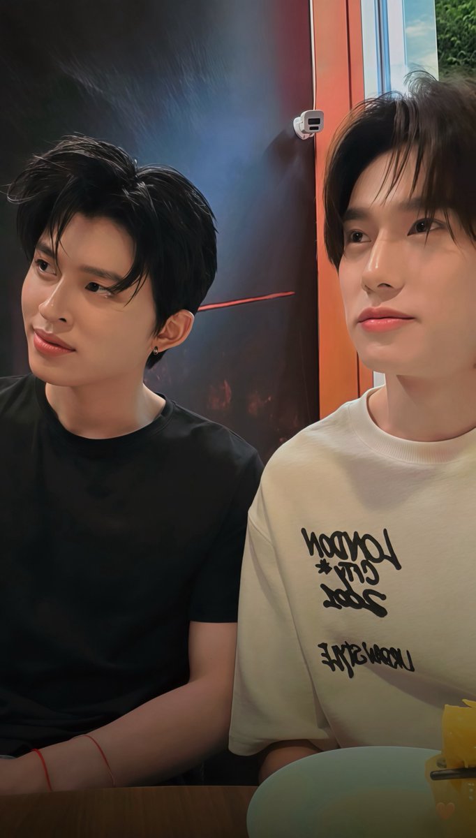 ChananMeen's tweet photo. พี่ตู้เย็นกับน้องผักชี น่าร๊ากกก 🌱

#PeachAndMeSeriesEP3
#ปอนด์ภูวินทร์ https://t.co/HiWoGK2TAZ