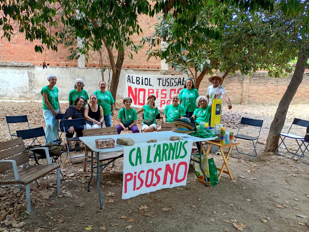 Defensacalarnus's tweet photo. Avui Ca l'Arnús ha estat seu de la 8a Assemblea de la Coordinadora en defensa del patrimoni verd, conjunt d'associacions i plataformes en lluita pel verd urbà i espais naturals del territori. Un plaer enorme formar-ne part i avançar en xarxa per construir un món més sostenible 🌳 https://t.co/wpRndPcjIi
