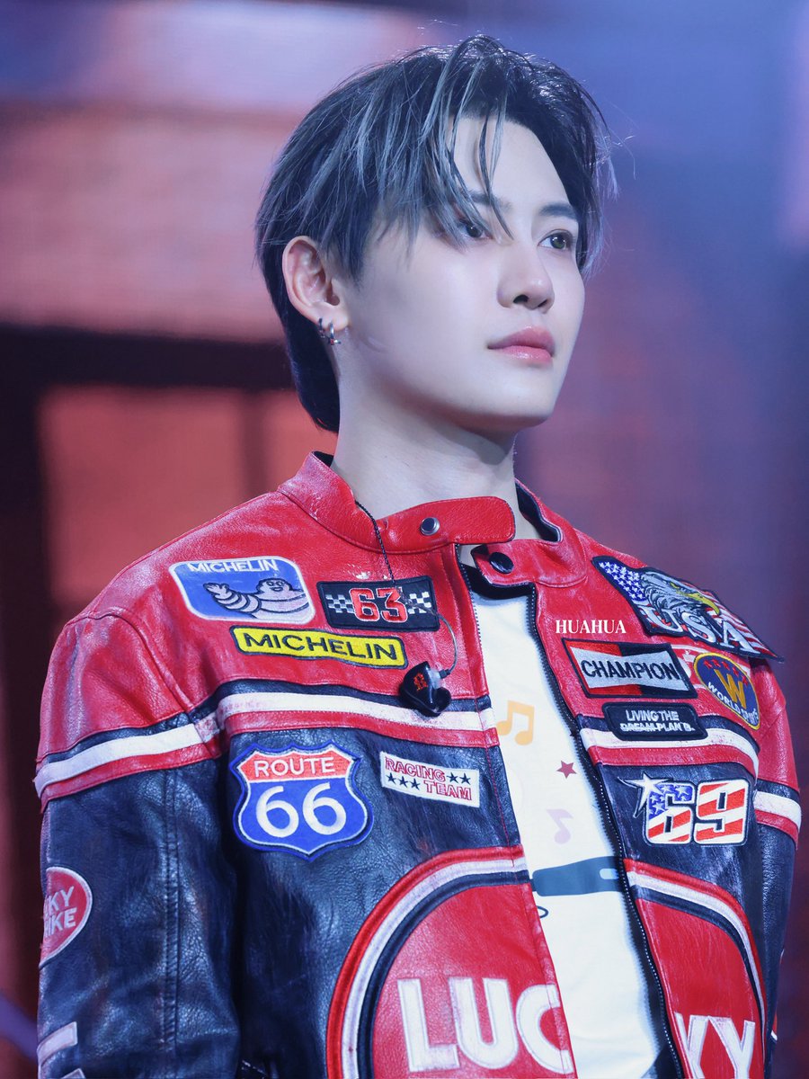 HHua07's tweet photo. Handsome boy❤️🩵
@bb0un @Prem_space

EMBPFK CLOSE FRIENDS PARTY
#BounPrem 
#bb0un #prem_space
#FFFPartyConcert2026D1 https://t.co/GSoMt3B5RK