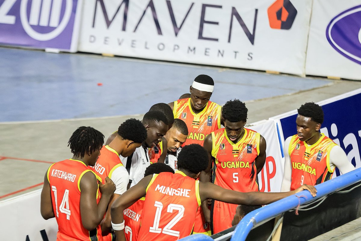 ninyeMichael's tweet photo. FULL TIME:
🇺🇬 Uganda 84-50 Kenya 🇰🇪

Quarter scores:
Q1: 25-20
Q2: 20-8
Q3: 22-6
Q4: 17-16

Dominant 3RD Quarter for Uganda 

Pierre Laurent Rwuhiriro starred with 21 points and 11 rebounds. Gabriel Nkugwa added 13 points, while Eli Ssenyange finished with 19.

For Kenya, Emmanuel Kiplangat scored 16 points and Jowi Cole grabbed 11 rebounds.

📸 @ToniKamau10

#U18AFROBASKET #ThisIsBasketball #U18ZoneVQualifiers