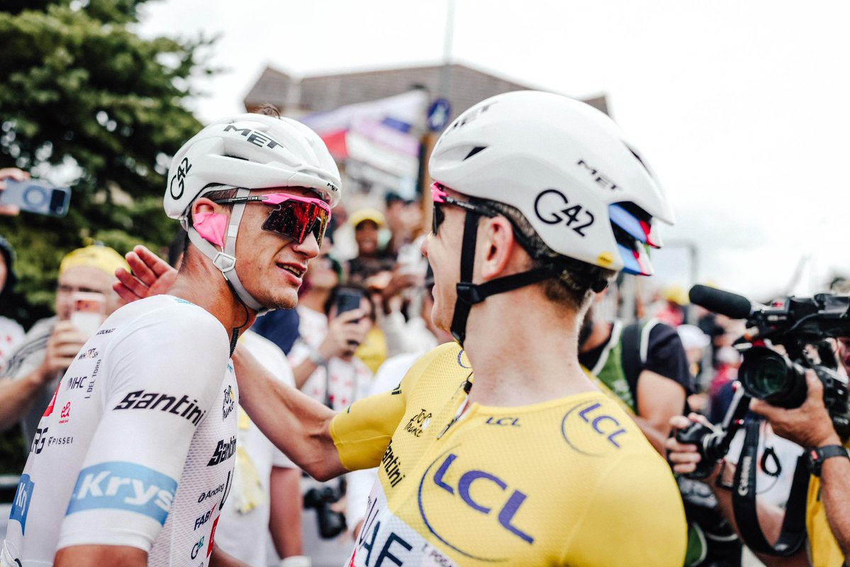 LeTour's tweet photo. BROS 💛🤍🐂

#TDF2026 https://t.co/yXiLRsUKQz