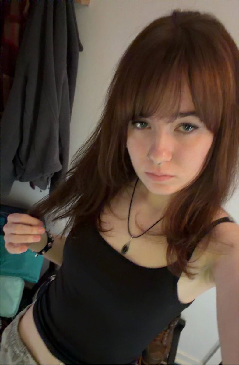 loonapeak's tweet photo. expressionless i guess

#LUNÉSelcaDay #LUNÉJidoriDay #andTEAM_MAKI #MAKI https://t.co/Qx75lW3eAv