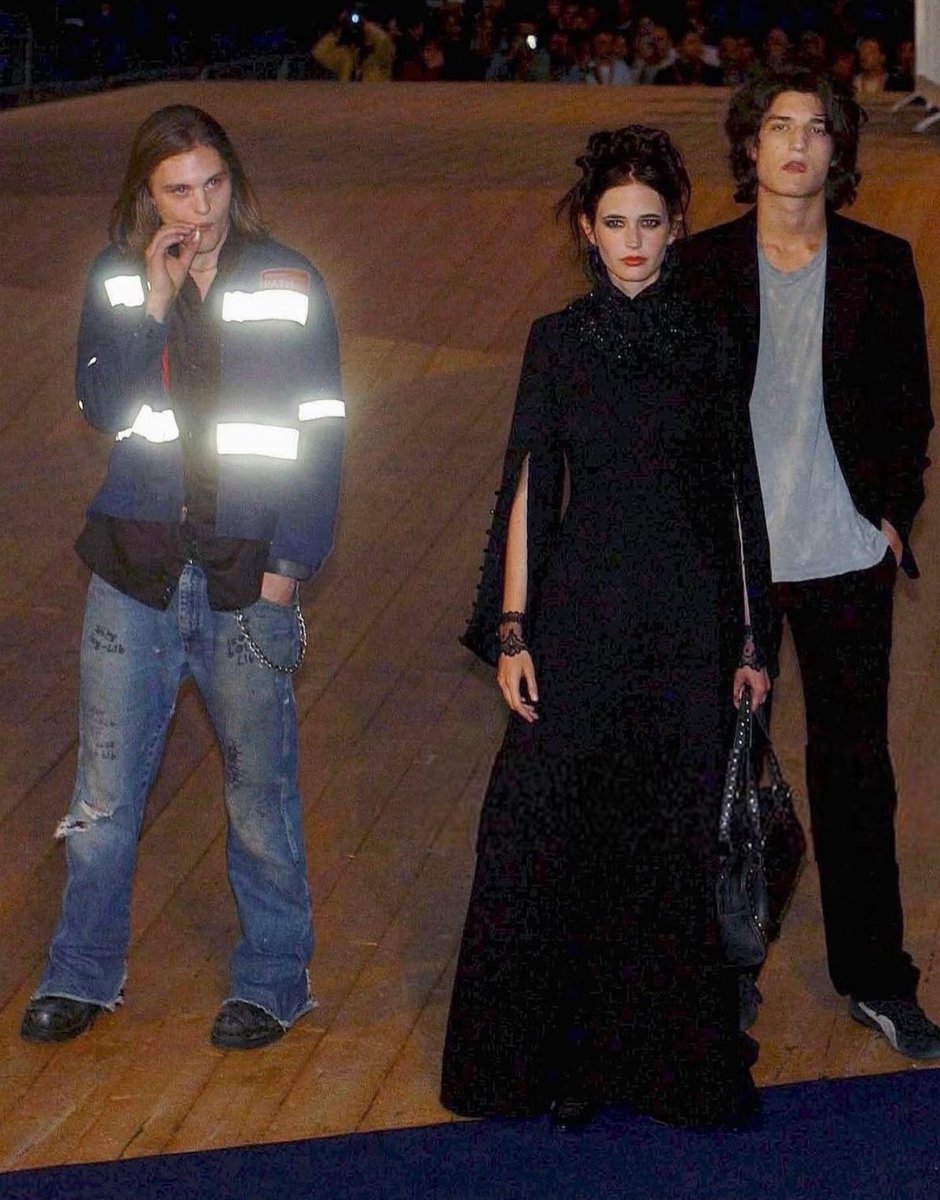 welcome_jpeg's tweet photo. ‘the dreamers’ press tour , 2003 https://t.co/oEj2WJKHeo