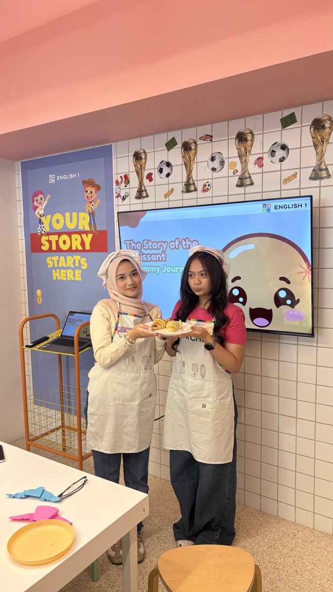claudyies's tweet photo. BAKINGGG CLASS WITH MY BFF. edisi merelaxkan pikiran sblm kembali hantam soal2 utbk lgii. PLSSS LIKE N KOMEN KARENA INI GEMECCC BETTTT. https://t.co/wQbi0rah9h