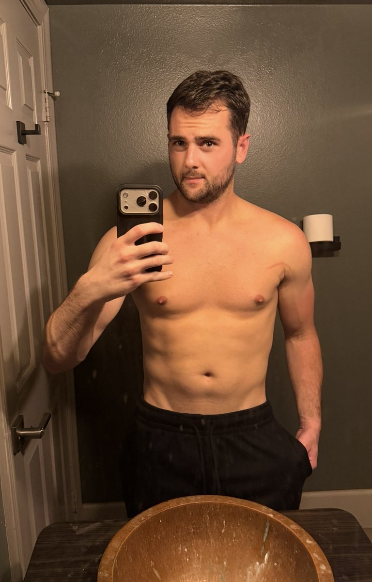 jaxthegreatguyy's tweet photo. please don’t open comments https://t.co/rqOoNcZ0XK