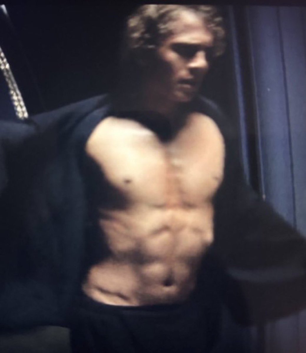 VaderGarbage's tweet photo. I'm meeting Hayden Christensen for the 7th time in September. Yes, I have a problem. I'm getting kind of tired of bringing serious stuff. Should I bring this to get autographed?
#HaydenChristensen
#autographs
#Stanakin https://t.co/XgVwjWuD7L