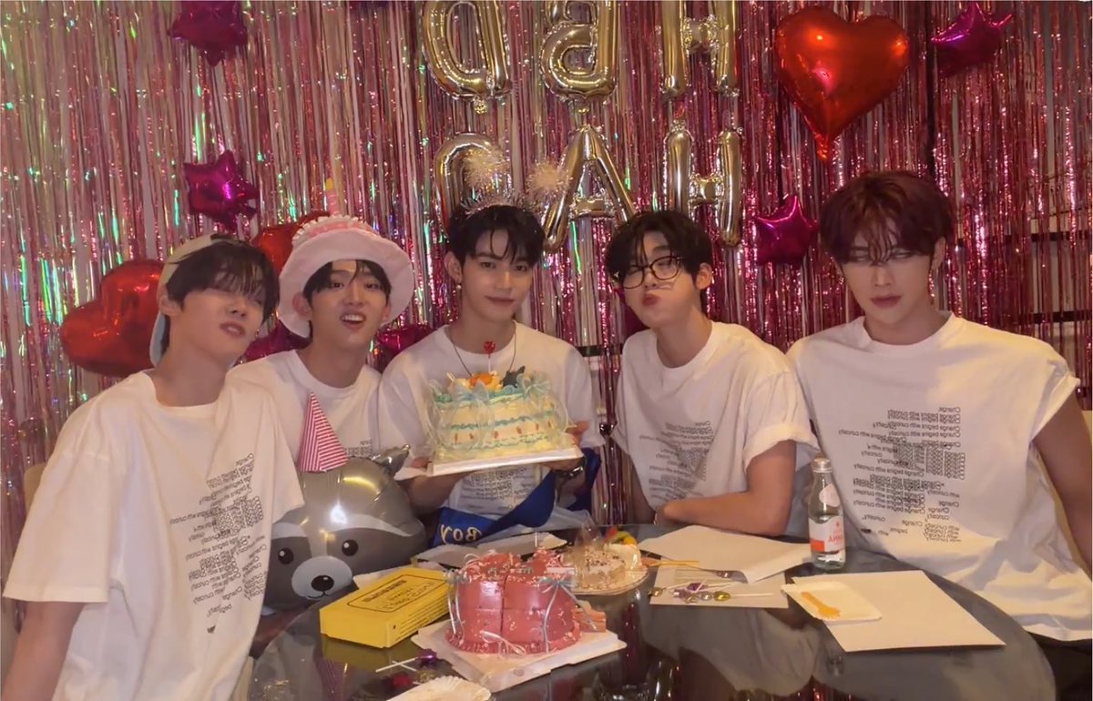 chainyks's tweet photo. what's going on😭😭😭😭😭😭😭 https://t.co/bopcpbXubb