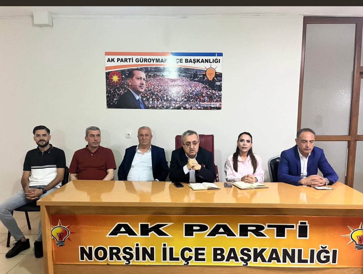 AkPartiGuroymak's tweet photo. 📍AK Parti Güroymak İlçe Başkanlığı

 İlçe Danışma Meclisi Toplantısı; 

İlçe Başkanımız Sn.@Nihat_yvz başkanlığında

Kadın Kolları Başkanımız Sn.@Mervekerimogluu Gençlik Kolları Başkanımız Sn.@Sefaademir13 , İlçe Koordinatörümüz Sn.@taken_serkan , Gölbaşı Belediye Başkanımız Sn. Hikmet Kardaş, Belediye Meclis Üyemiz Sn. Mehdi Subaşı, köy ve mahalle muhtarlarımız ile kıymetli teşkilat mensuplarımızın katılımlarıyla gerçekleştirildi.

Toplantımızda ilçemize yönelik hizmetler, teşkilat çalışmalarımız ve önümüzdeki dönem hedeflerimiz üzerine kapsamlı istişarelerde bulunduk. Birlik ve beraberlik içerisinde, ortak akıl anlayışıyla Güroymak’ımıza hizmet etmeye, milletimizin beklentilerini en güçlü şekilde karşılamaya kararlılıkla devam edeceğiz.

Durmak yok, yola devam. İlk günkü aşkla, milletimiz için çalışmayı sürdürüyoruz.❤️

@T_Bedirhanoglu