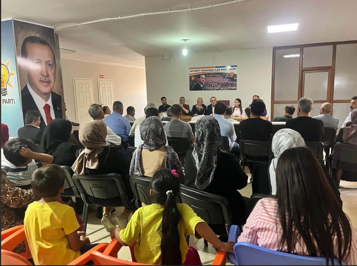 AkPartiGuroymak's tweet photo. 📍AK Parti Güroymak İlçe Başkanlığı

 İlçe Danışma Meclisi Toplantısı; 

İlçe Başkanımız Sn.@Nihat_yvz başkanlığında

Kadın Kolları Başkanımız Sn.@Mervekerimogluu Gençlik Kolları Başkanımız Sn.@Sefaademir13 , İlçe Koordinatörümüz Sn.@taken_serkan , Gölbaşı Belediye Başkanımız Sn. Hikmet Kardaş, Belediye Meclis Üyemiz Sn. Mehdi Subaşı, köy ve mahalle muhtarlarımız ile kıymetli teşkilat mensuplarımızın katılımlarıyla gerçekleştirildi.

Toplantımızda ilçemize yönelik hizmetler, teşkilat çalışmalarımız ve önümüzdeki dönem hedeflerimiz üzerine kapsamlı istişarelerde bulunduk. Birlik ve beraberlik içerisinde, ortak akıl anlayışıyla Güroymak’ımıza hizmet etmeye, milletimizin beklentilerini en güçlü şekilde karşılamaya kararlılıkla devam edeceğiz.

Durmak yok, yola devam. İlk günkü aşkla, milletimiz için çalışmayı sürdürüyoruz.❤️

@T_Bedirhanoglu