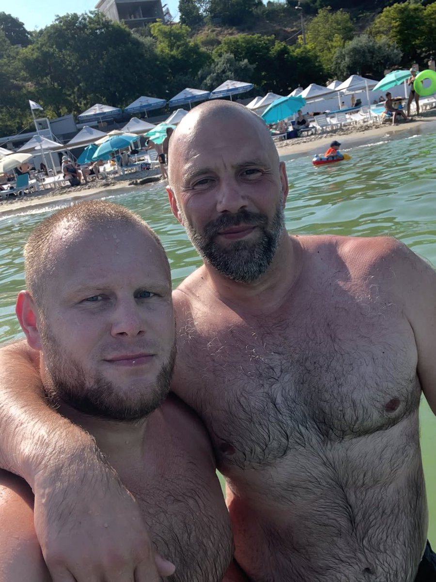 hairy_males's tweet photo. #hairyman #hairymen #hairymales #hairychest #beard #masculineman #manlyman #daddy #hotdaddy #handsome #straight #naturalman #gaybear #gayotter https://t.co/a36IvYbJZw