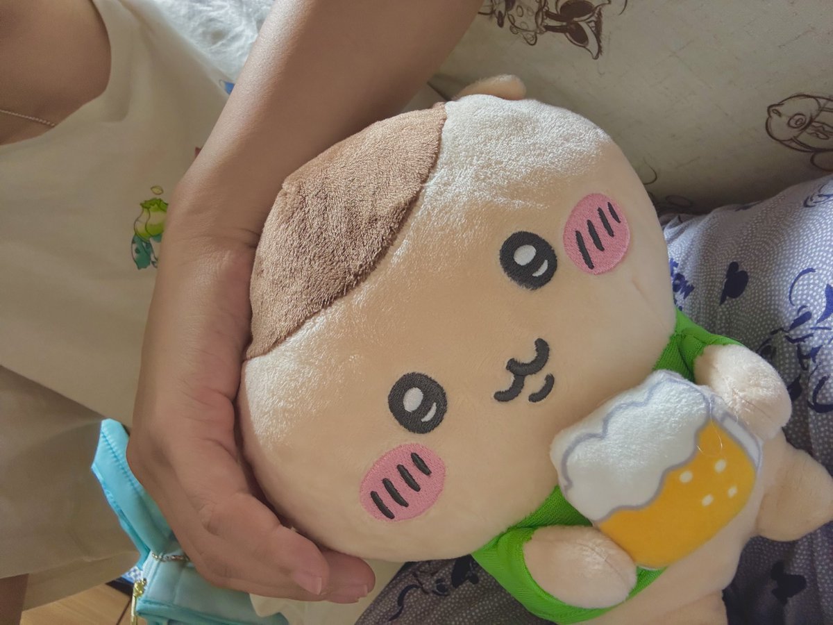 rion1471's tweet photo. 親の推し（うさぎぬい）と職場の人の目当て（ポーチ）当たればいいなぁと思って引いたら見事に二つとも当たって職場の人が「ポーチこの子と交換して！」って引き換えにもらった🌰

今日からうちの子 https://t.co/PCJ4t1Sy1U